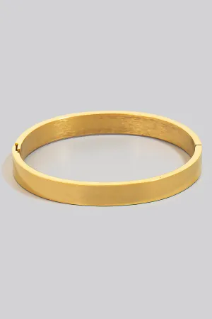 Basic Gold Clasp Bangle in Gold/Silver