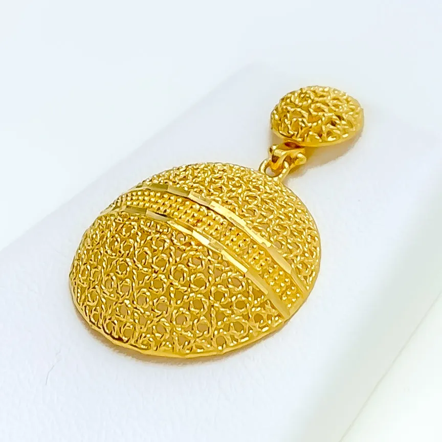 Beautiful Round 22K Gold Pendant Set