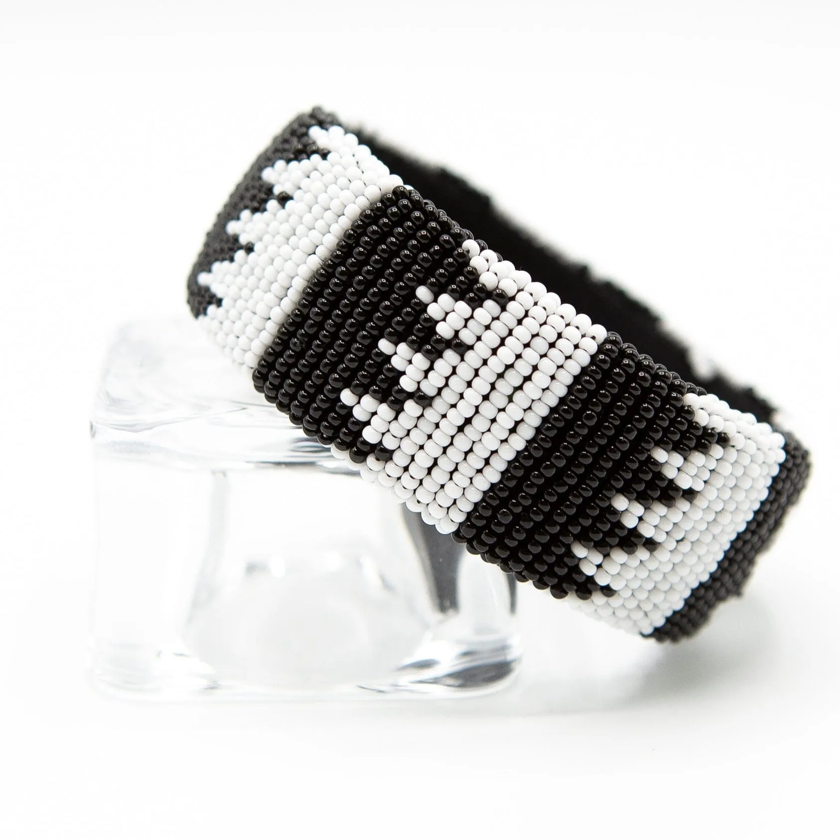 Bracelet en perles de verre noir & blanc élégant