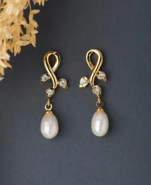 Classic Pearl Hanging Earring