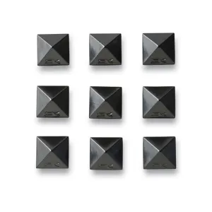 Dakine Pyramid Studs Black