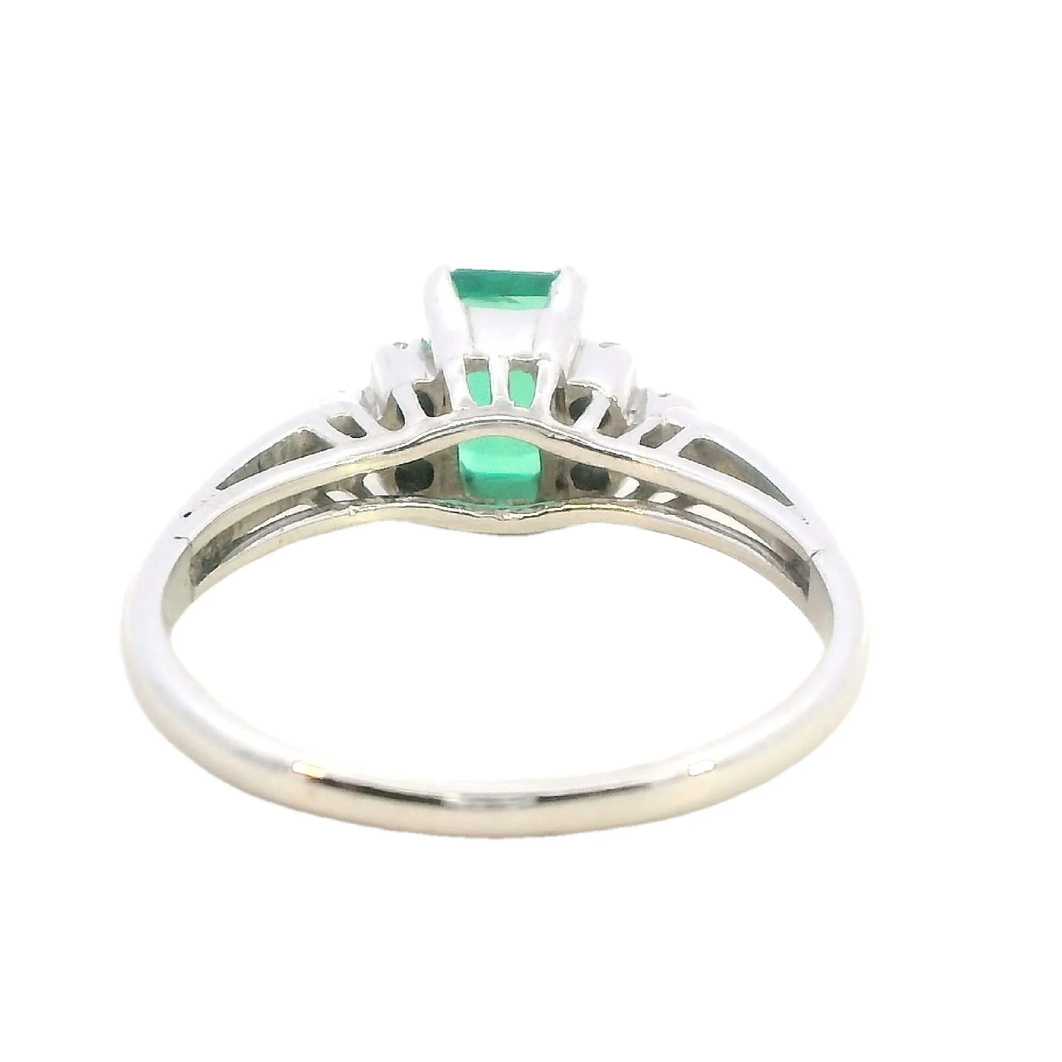 Elegant White Gold Emerald and Diamond Ring - Timeless Beauty