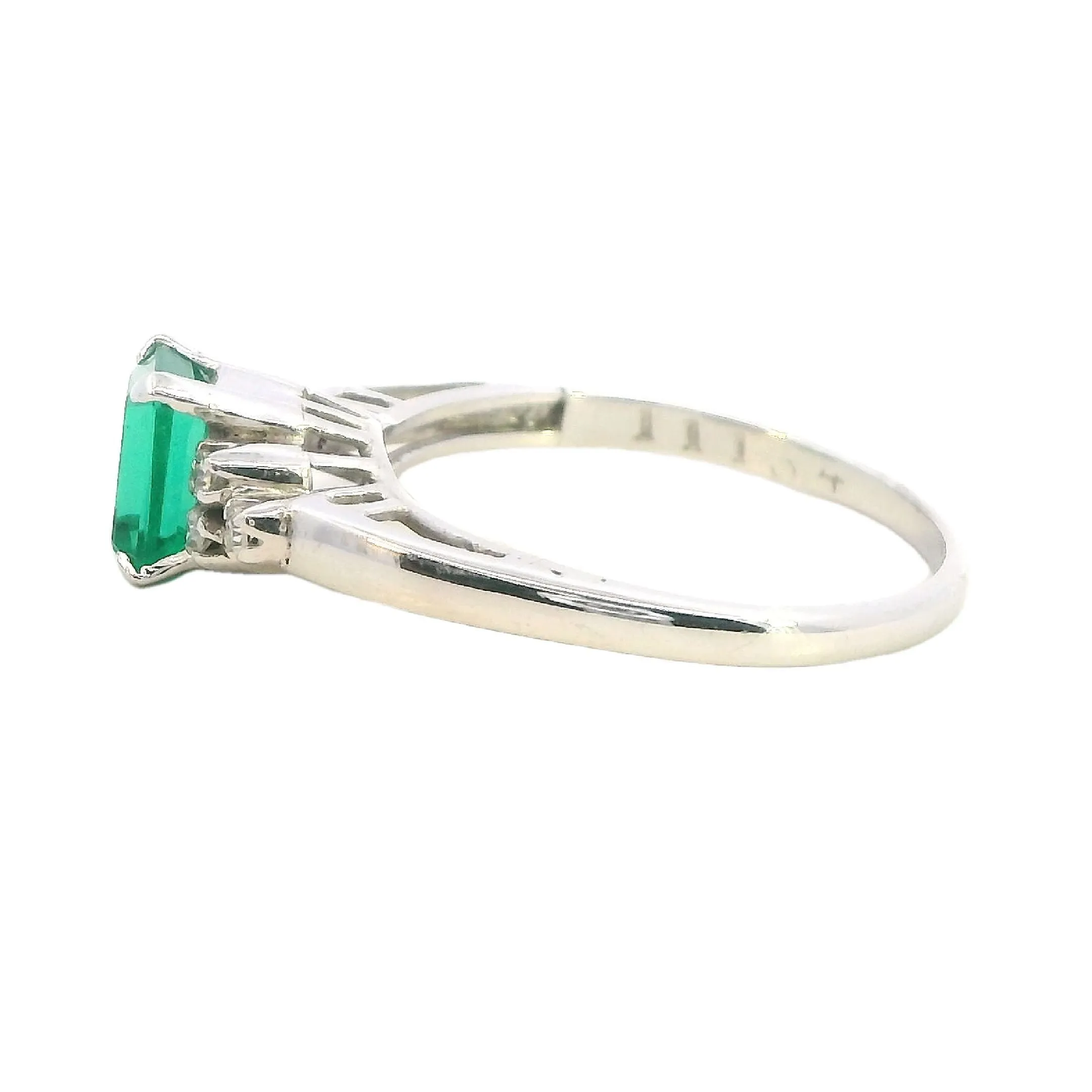 Elegant White Gold Emerald and Diamond Ring - Timeless Beauty