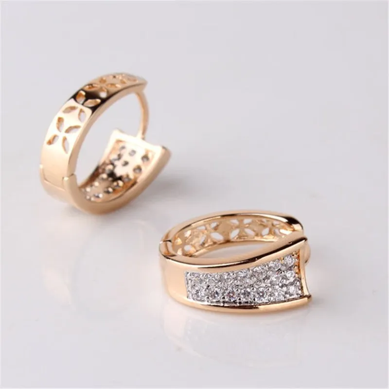 Fashion Hoop Huggie Earrings For Women Shining Stone Crystal Earings Brincos Trendy Jewelry Earing Ladies Party