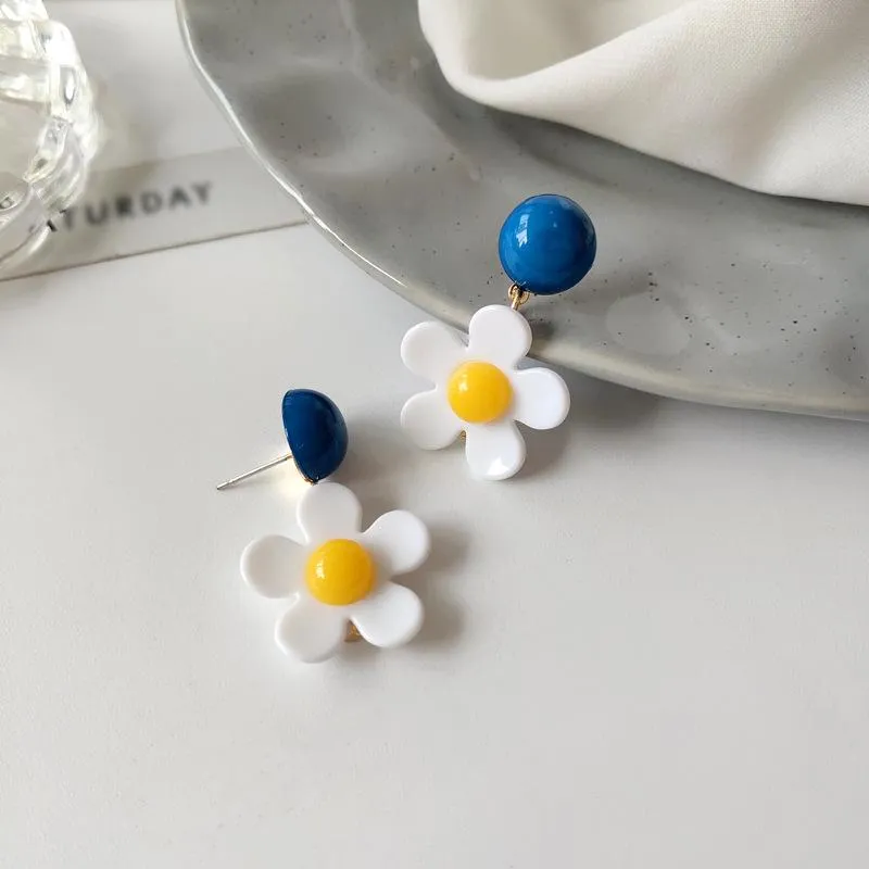 just-lil-things-white-pin-earrings-jlt10780