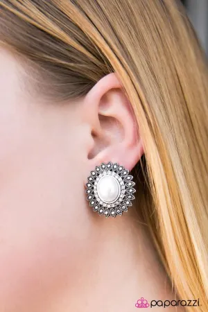 Paparazzi Earring ~ If Youve Got It, Flaunt It! - White