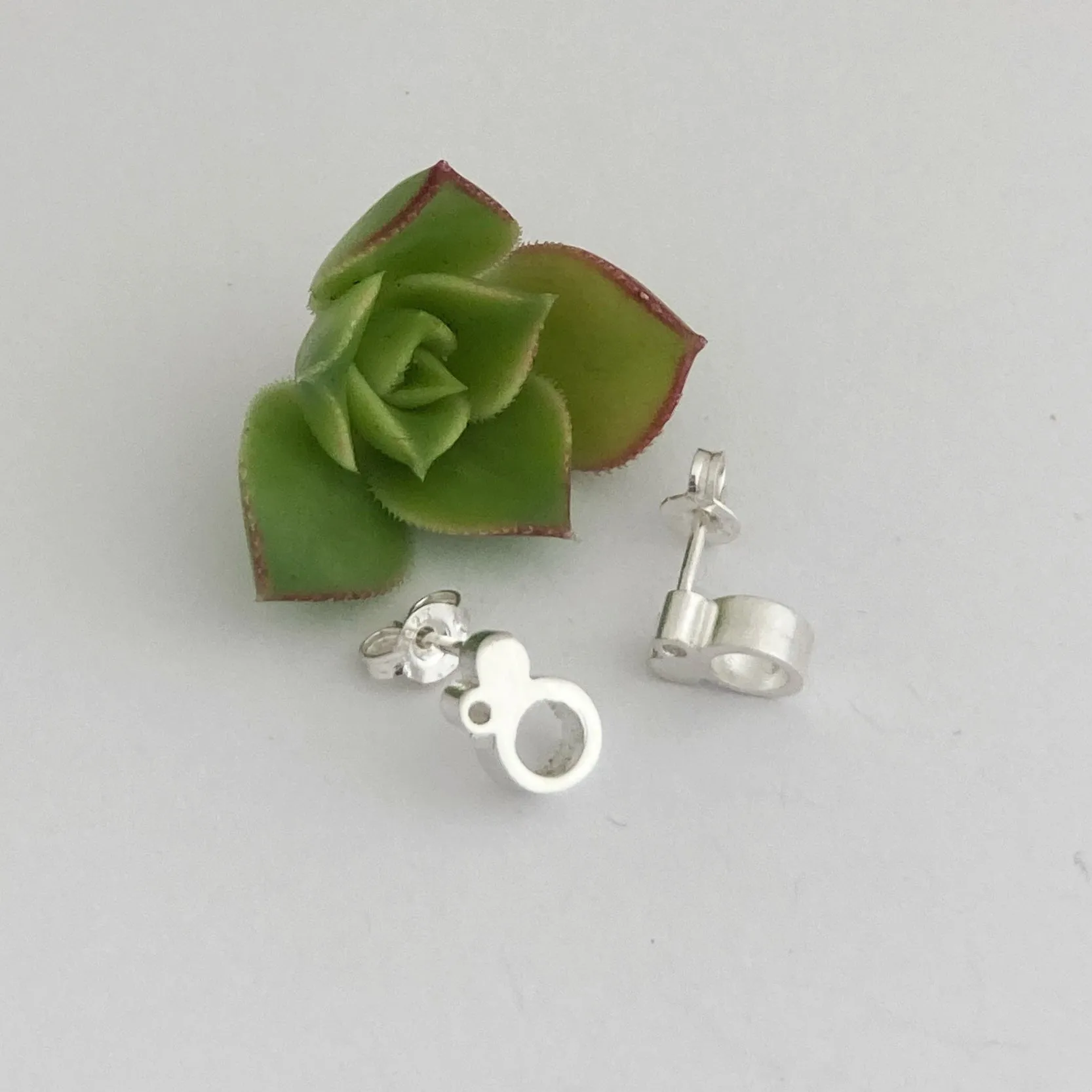 Paris small bub studs