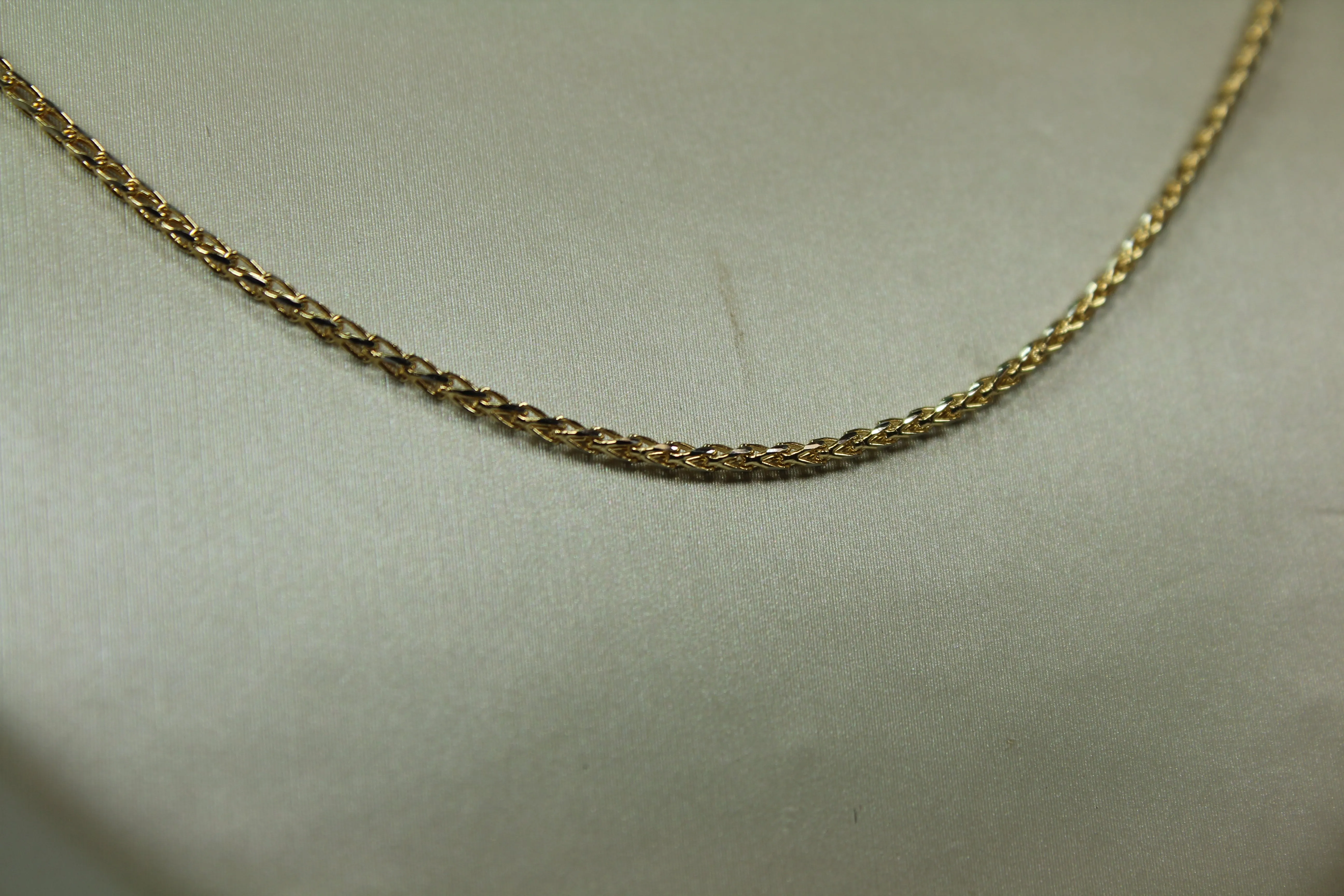 Solid Modern Link 10k chain 1.45mm 20”