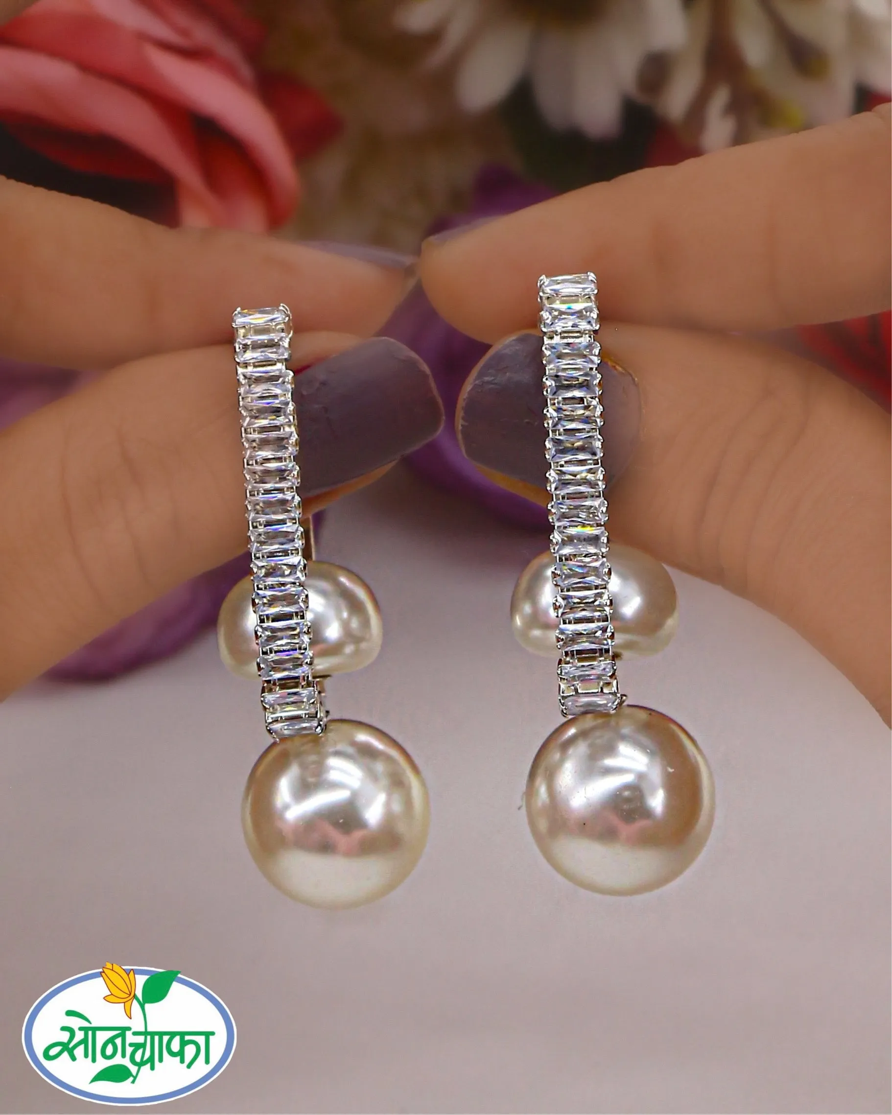 SPARKLING DIAMOND EARRINGS