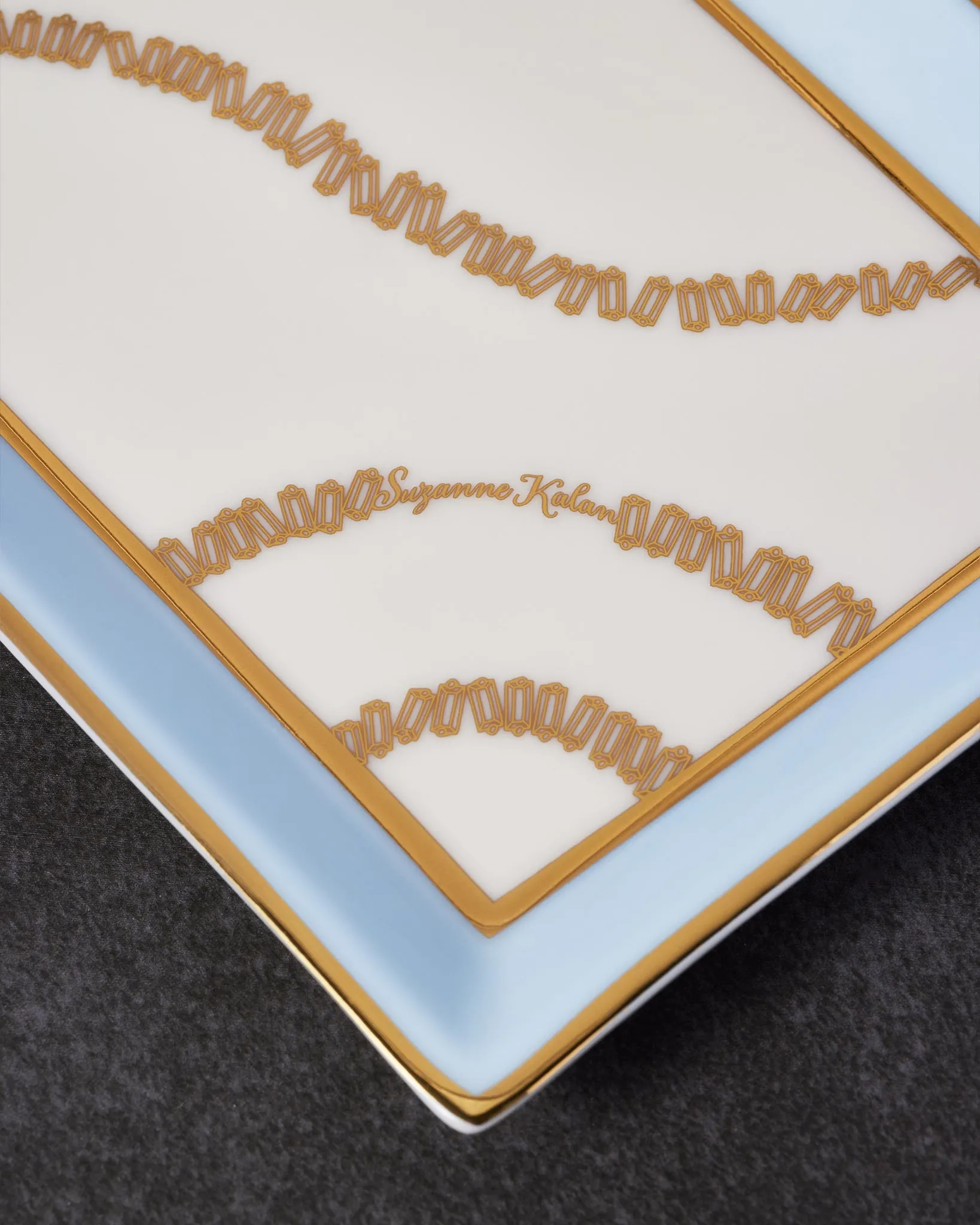 Wavy Baguette Diamond Chain Jewelry Tray