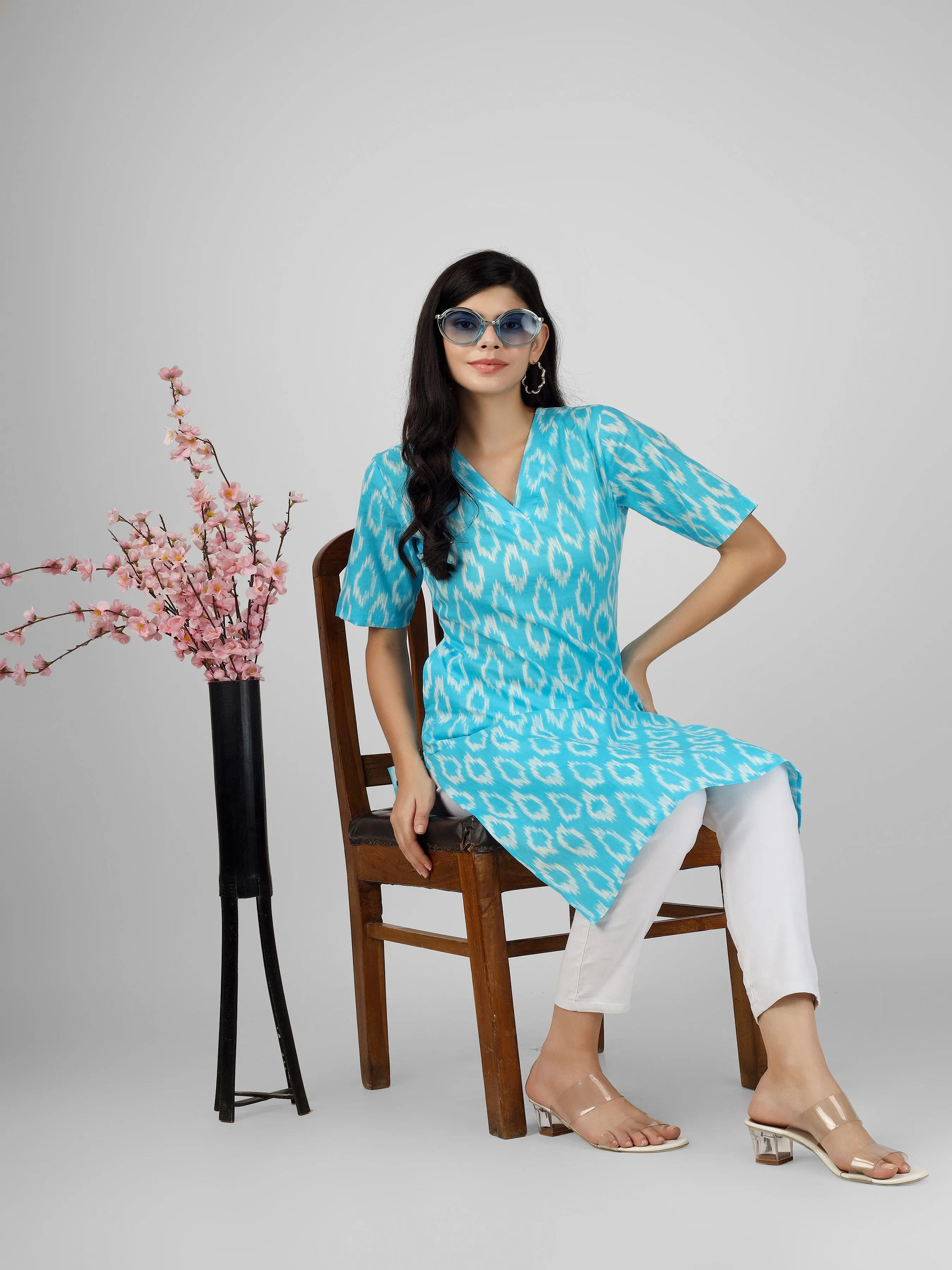 Women's Skyblue Ikat Printed Cotton Straight Kurta with pocket