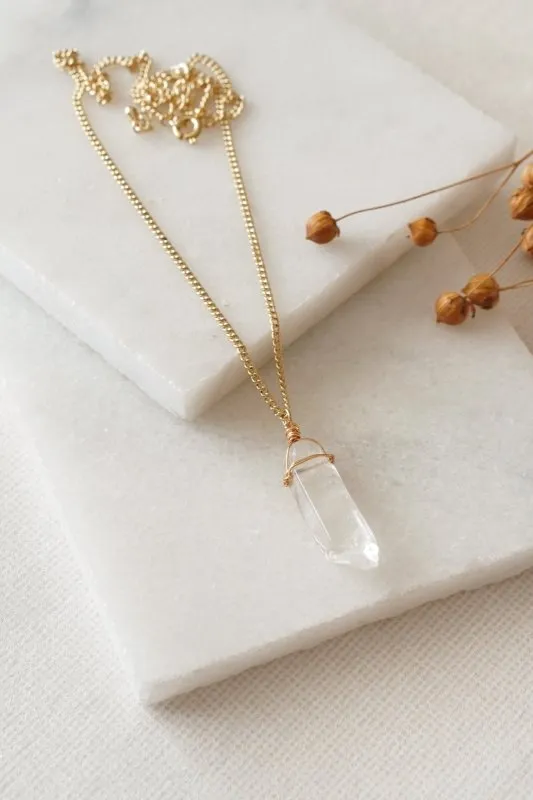 Xander Kostroma Wrapped Quartz and Gold Pendant Necklace - 42 cm Gold-Plated Necklace for Women - Handcrafted Jewelry, Healing Energy, Elegant Accessory & Positive Energy Boost